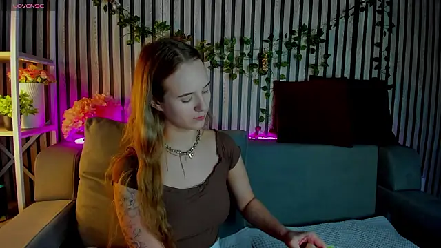 Snapshot of Casey_Sweeet chatting on February 2, 9:19 am Casey Sweeet online show from February 2, 9:19 am