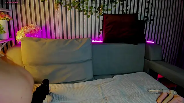 Snapshot of Casey_Sweeet chatting on February 9, 12:58 am Casey Sweeet online show from February 9, 12:58 am