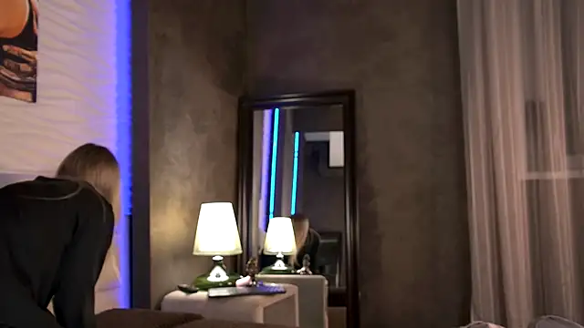 AriWild online show from October 7, 4:20 am