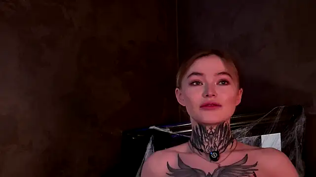 AriWild online show from November 1, 4:03 am