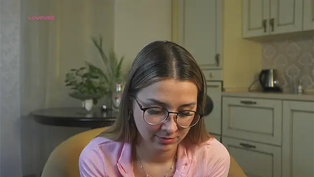 Snapshot of DarelleFaux chatting on October 8, 3:15 am DarelleFaux online show from October 8, 3:15 am