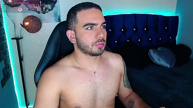 adamhairy online show from May 14, 7:42 pm
