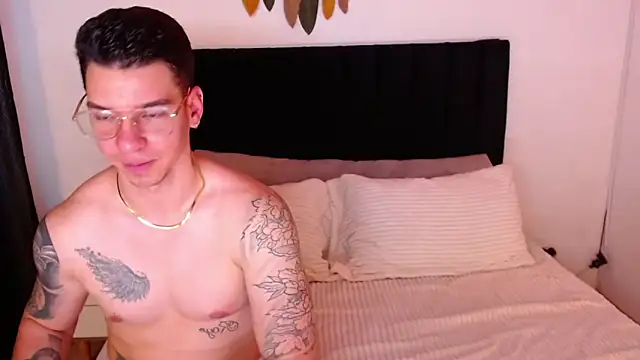 adamhairy online show from May 17, 9:55 pm