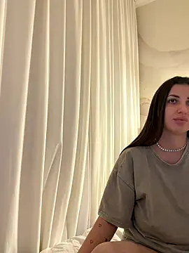 Snapshot of TiffaNoel chatting on November 29, 3:15 pm TiffaNoel online show from November 29, 3:15 pm