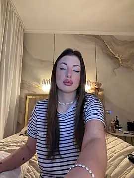 Snapshot of TiffaNoel chatting on December 22, 4:04 pm TiffaNoel online show from December 22, 4:04 pm