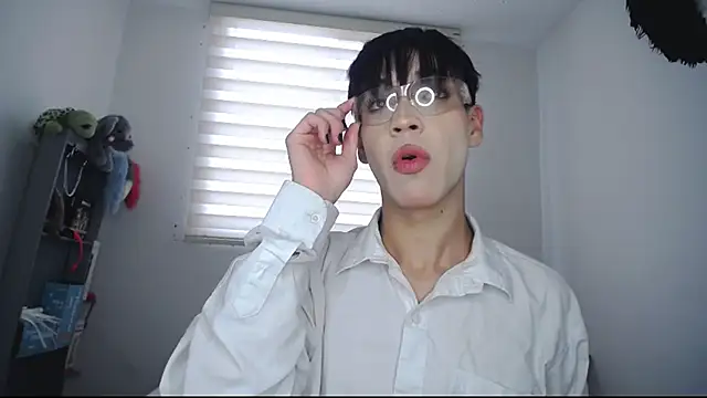 Snapshot of lucky_stricke chatting on October 8, 8:17 pm lucky stricke online show from October 8, 8:17 pm