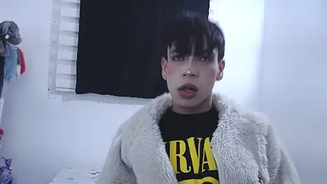 Snapshot of lucky_stricke chatting on October 15, 3:39 am lucky stricke online show from October 15, 3:39 am