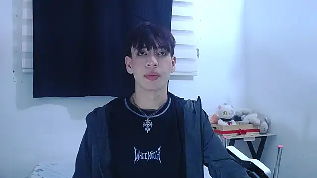 Snapshot of lucky_stricke chatting on October 16, 3:29 am lucky stricke online show from October 16, 3:29 am