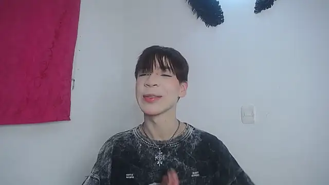 Snapshot of lucky_stricke chatting on November 2, 3:53 am lucky stricke online show from November 2, 3:53 am