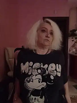 Snapshot of SquirtMilf00 chatting on September 22, 2:24 am SquirtMilf00 online show from September 22, 2:24 am