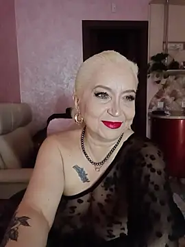 Snapshot of SquirtMilf00 chatting on September 25, 1:31 am SquirtMilf00 online show from September 25, 1:31 am