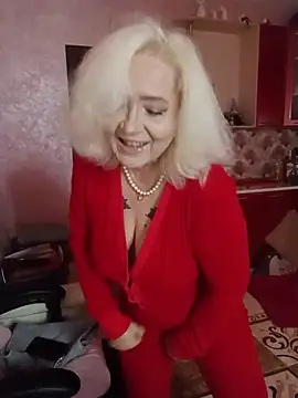 Snapshot of SquirtMilf00 chatting on October 31, 2:01 am SquirtMilf00 online show from October 31, 2:01 am