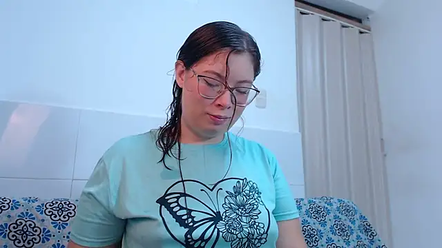 zoewhite2 online show from October 6, 2:25 pm