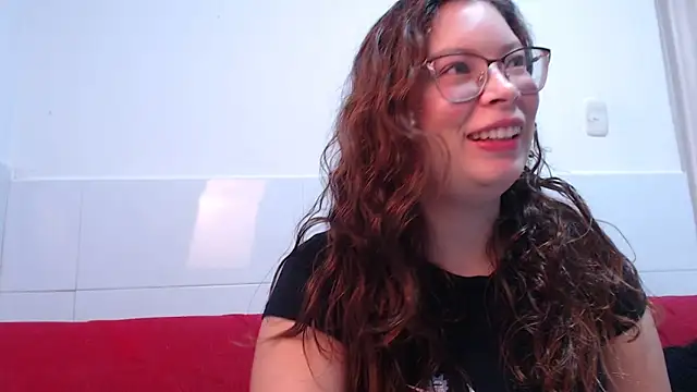 zoewhite2 online show from October 25, 7:08 pm