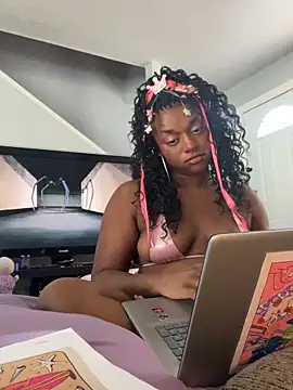 Snapshot of XKimmyGreen chatting on May 15, 1:12 am XKimmyGreen online show from May 15, 1:12 am