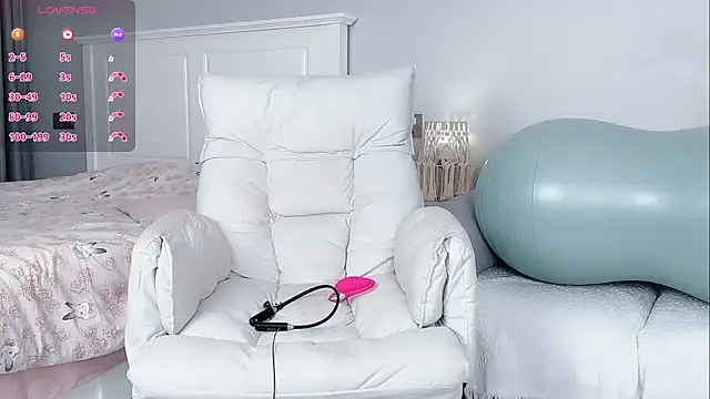 B-Yaya online show from October 1, 3:51 pm