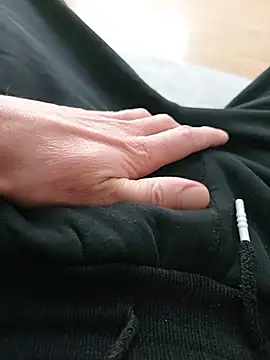 Snapshot of MyDick4You666 chatting on November 6, 10:38 am MyDick4You666 online show from November 6, 10:38 am