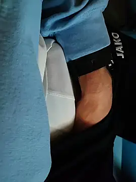 Snapshot of MyDick4You666 chatting on December 4, 2:26 pm MyDick4You666 online show from December 4, 2:26 pm