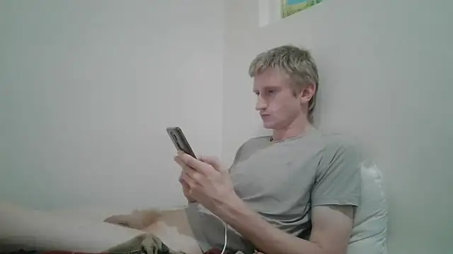 Snapshot of tcute0 chatting on April 9, 6:19 am tcute0 online show from April 9, 6:19 am