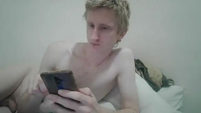 Snapshot of tcute0 chatting on April 29, 7:23 am tcute0 online show from April 29, 7:23 am