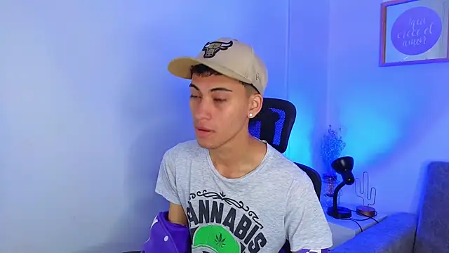 Snapshot of yulian_vasquez chatting on September 18, 12:18 pm yulian vasquez online show from September 18, 12:18 pm