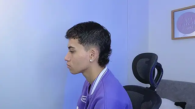 Snapshot of yulian_vasquez chatting on September 22, 12:18 pm yulian vasquez online show from September 22, 12:18 pm