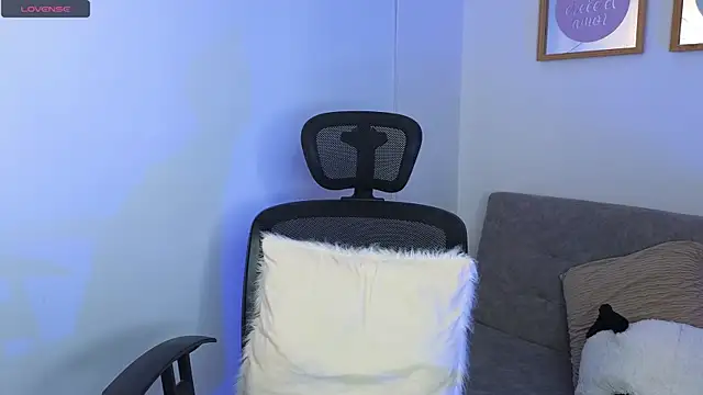 Snapshot of yulian_vasquez chatting on September 24, 12:19 pm yulian vasquez online show from September 24, 12:19 pm