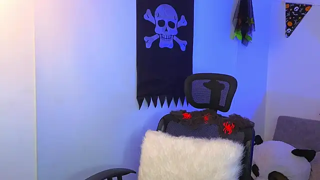 Snapshot of yulian_vasquez chatting on October 14, 12:28 pm yulian vasquez online show from October 14, 12:28 pm