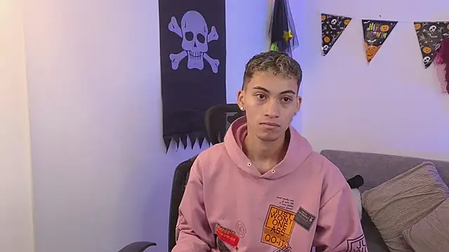 Snapshot of yulian_vasquez chatting on October 18, 12:17 pm yulian vasquez online show from October 18, 12:17 pm