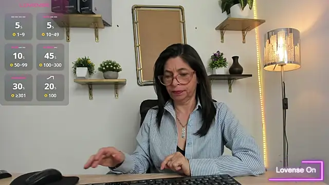 Snapshot of SabinaDeluxe_cg chatting on October 16, 2:51 pm SabinaDeluxe cg online show from October 16, 2:51 pm