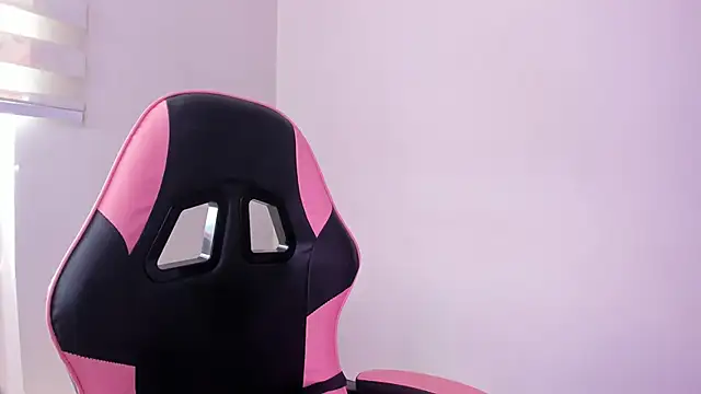 Snapshot of Arianna_Jannes chatting on March 7, 4:15 pm Arianna Jannes online show from March 7, 4:15 pm