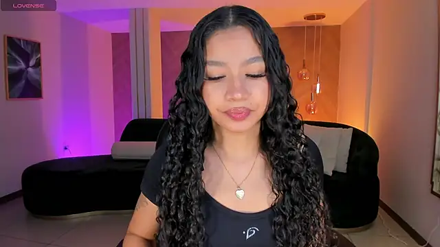 SophieHouston  online show from December 4, 4:22 am