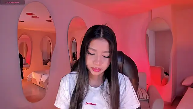 SophieHouston  online show from May 8, 3:12 am