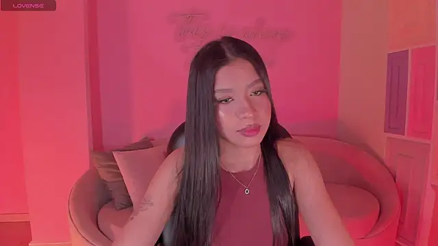 SophieHouston  online show from May 12, 3:14 am