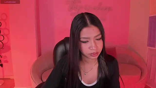 SophieHouston  online show from May 14, 3:13 am