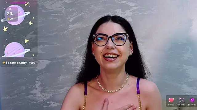 KaylaLewys online show from May 5, 5:32 pm