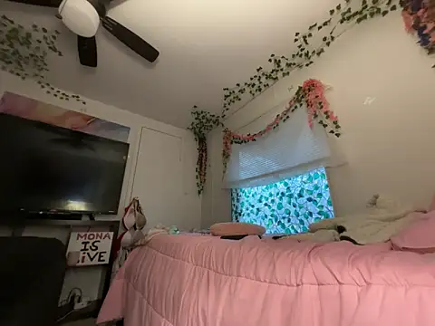 moan4mona online show from April 28, 12:42 am