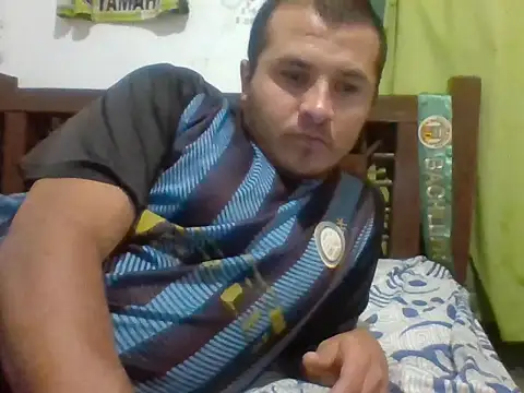 Snapshot of santiii___12 chatting on January 7, 1:19 am santiii 12 online show from January 7, 1:19 am
