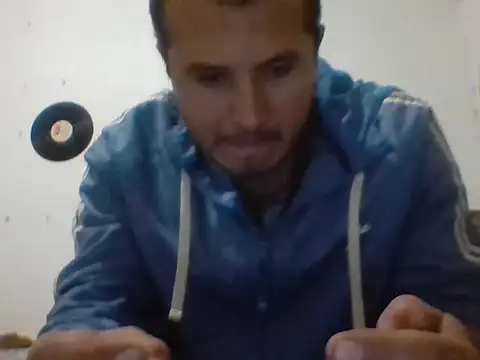 Snapshot of santiii___12 chatting on January 12, 11:54 pm santiii 12 online show from January 12, 11:54 pm