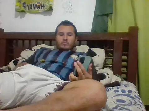 Snapshot of santiii___12 chatting on January 16, 1:53 am santiii 12 online show from January 16, 1:53 am