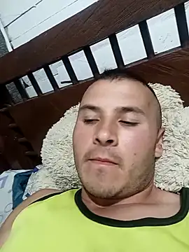 Snapshot of santiii___12 chatting on March 15, 7:36 am santiii 12 online show from March 15, 7:36 am