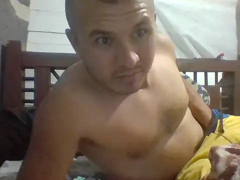 Snapshot of santiii___12 chatting on March 18, 5:21 am santiii 12 online show from March 18, 5:21 am