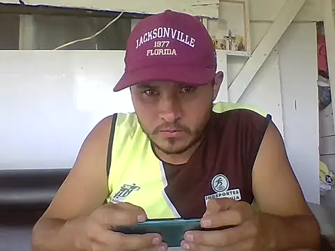 Snapshot of santiii___12 chatting on April 11, 5:28 pm santiii 12 online show from April 11, 5:28 pm