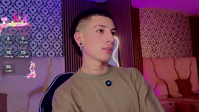 boyfox tay online show from May 24, 4:17 am