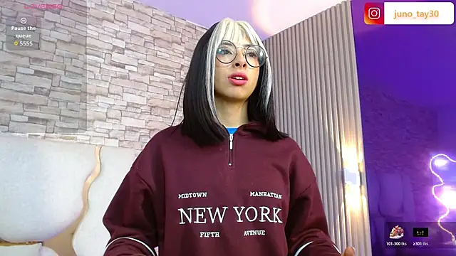 Snapshot of juno_tay chatting on October 25, 11:51 am juno tay online show from October 25, 11:51 am