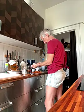 SexyLeon8 online show from September 22, 12:18 pm