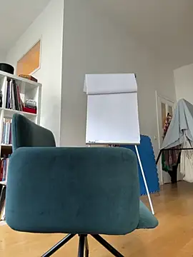 SexyLeon8 online show from October 20, 9:10 am