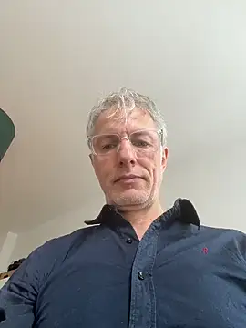 Snapshot of SexyLeon8 chatting on March 11, 12:33 pm SexyLeon8 online show from March 11, 12:33 pm