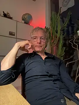 Snapshot of SexyLeon8 chatting on March 12, 6:03 pm SexyLeon8 online show from March 12, 6:03 pm