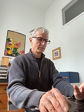 Snapshot of SexyLeon8 chatting on March 27, 1:33 pm SexyLeon8 online show from March 27, 1:33 pm